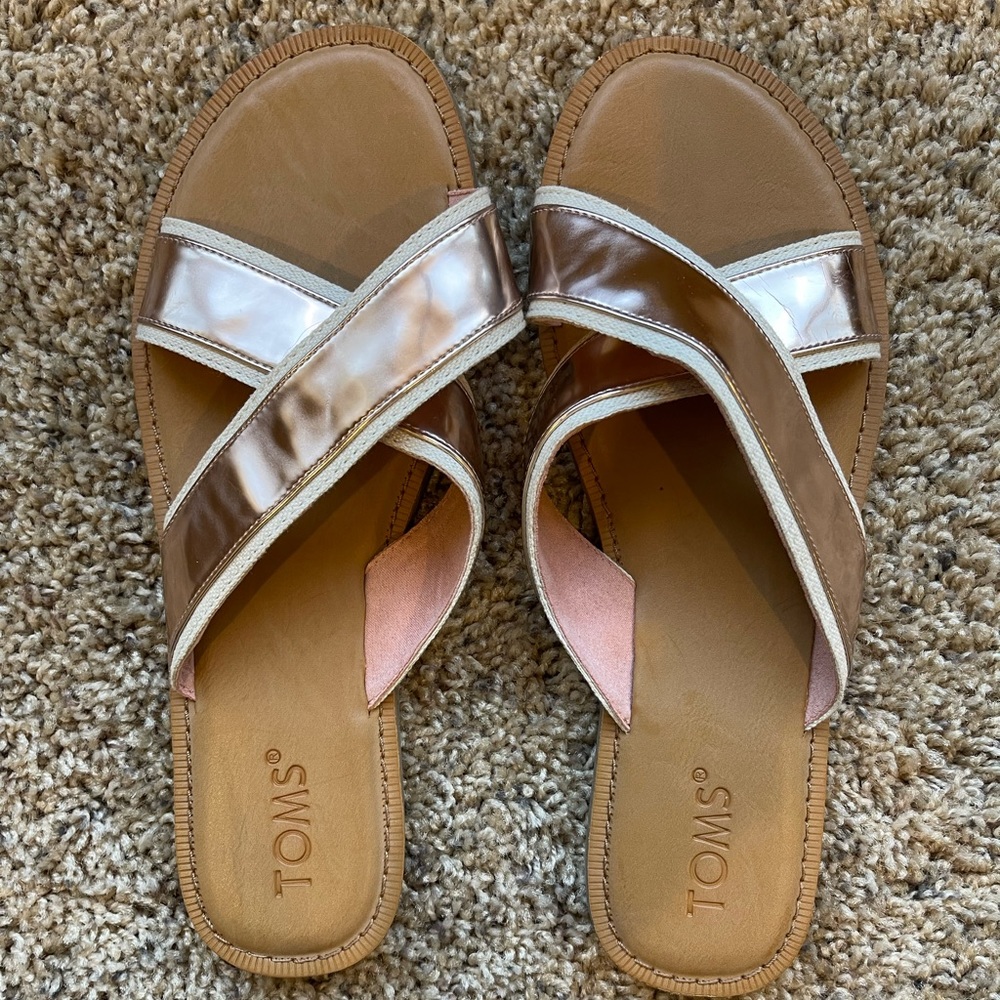 TOMS sandal